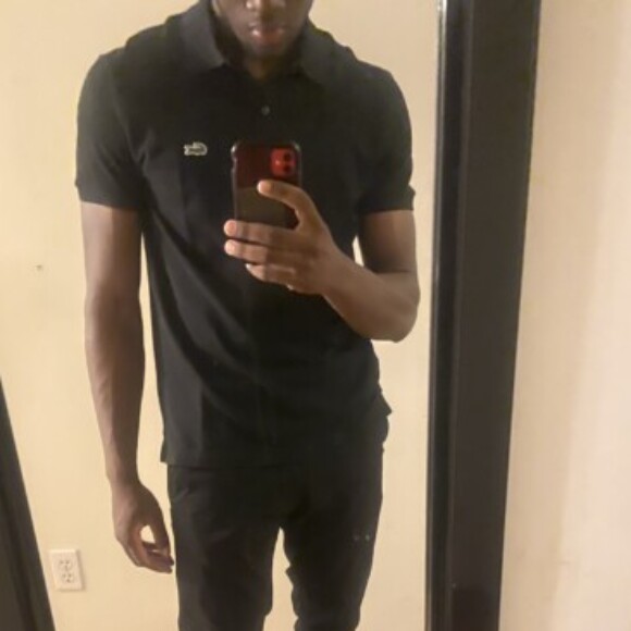 Profile picture of M