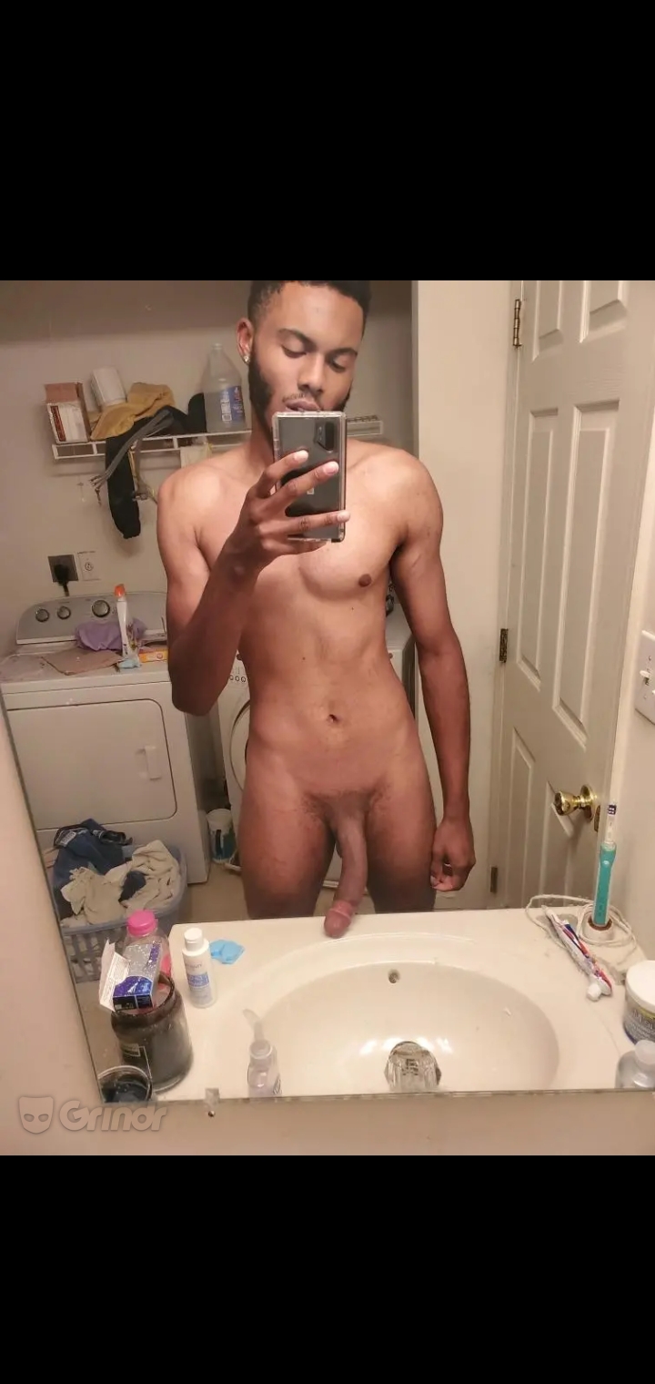 screenshot_20210126-235635_grindr