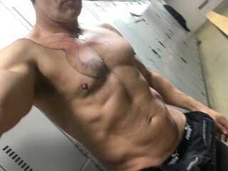 32C95D6A-498F-43FE-9D78-46ACB454ADA7